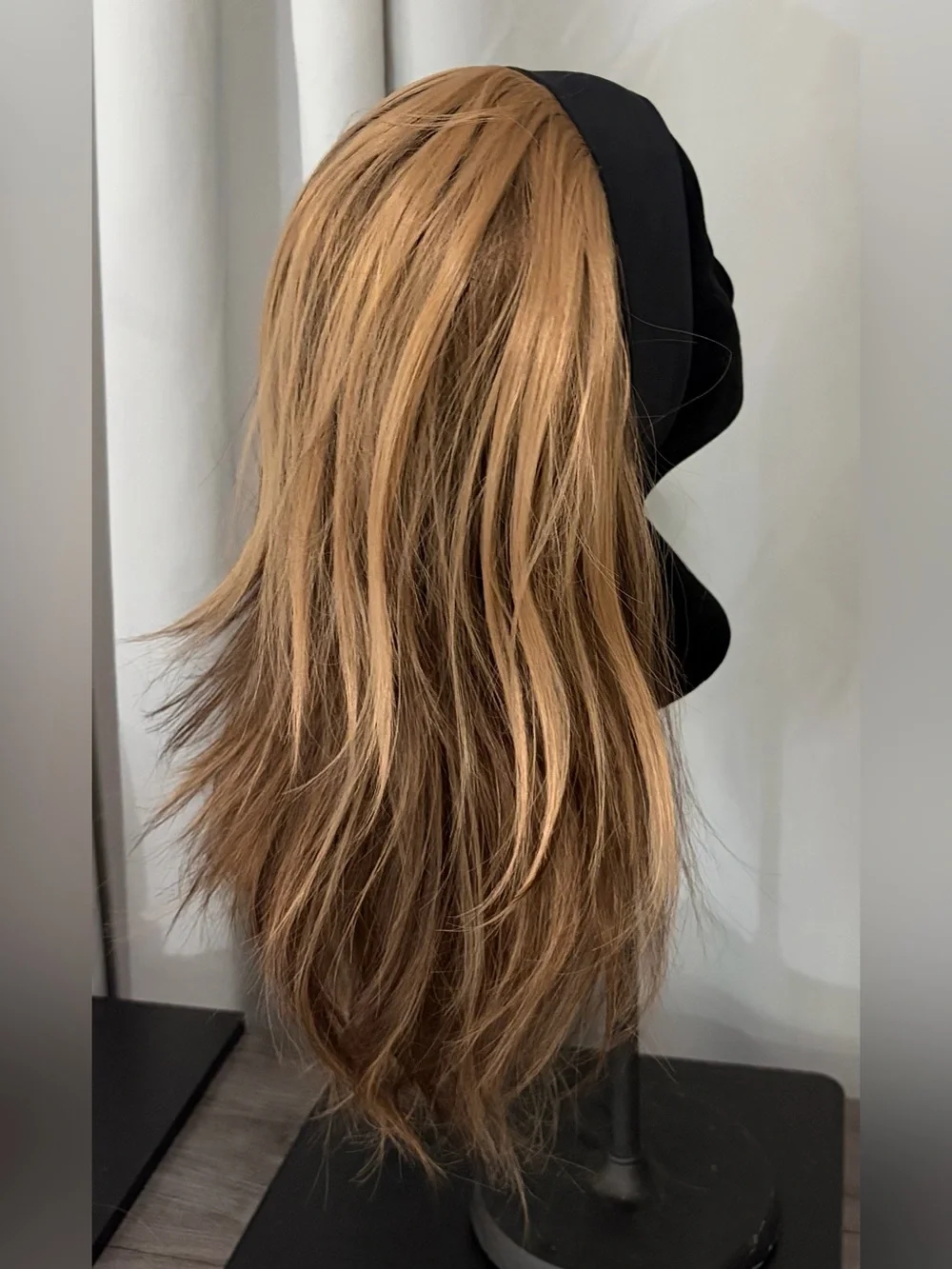 New CHELSEY SMITH CROWN Headband Wig Brunette Carmel Highlights Long Layers